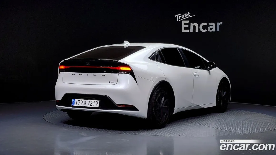 Toyota Prius — фото 2