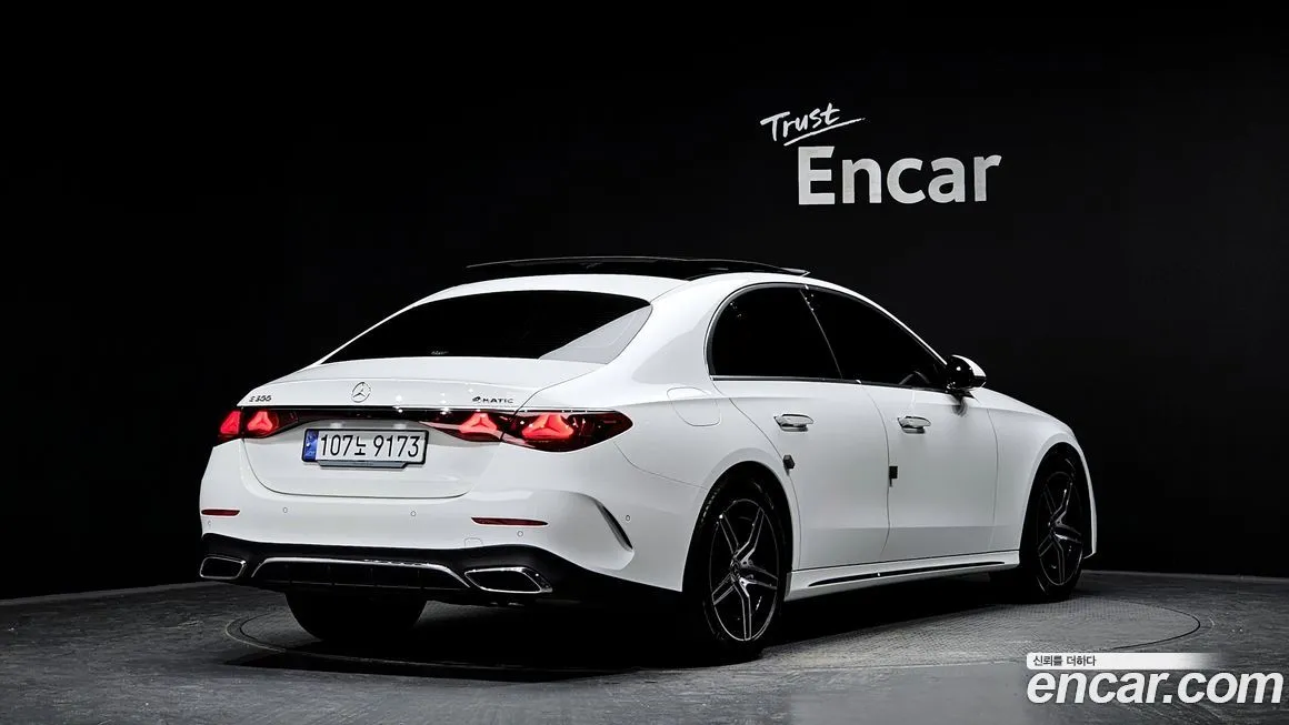 Mercedes-Benz E-Class — фото 2