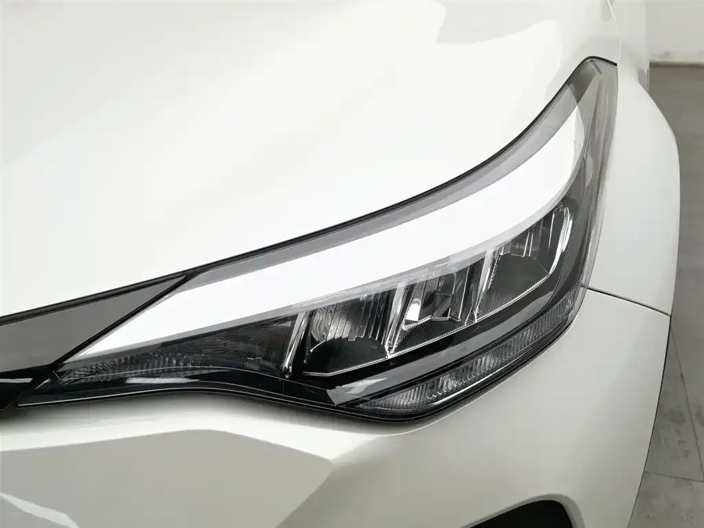 Toyota C-HR — фото 7