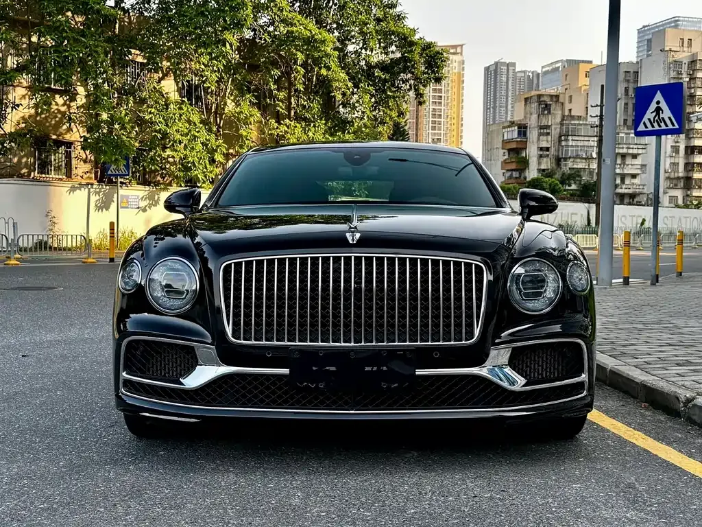 Bentley Flying Spur — фото 2