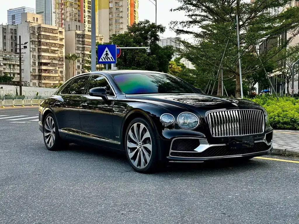 Bentley Flying Spur — фото 3