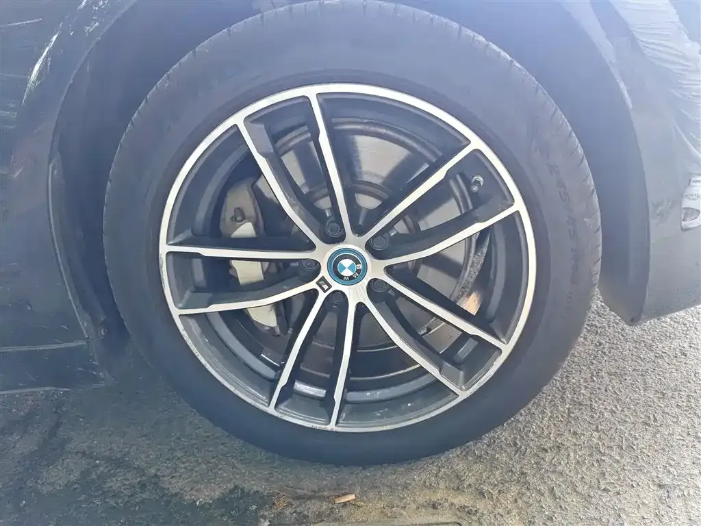 BMW 5 Series New Energy — фото 9