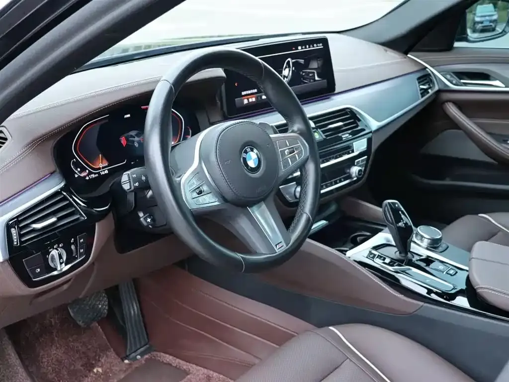 BMW 5 Series — фото 2