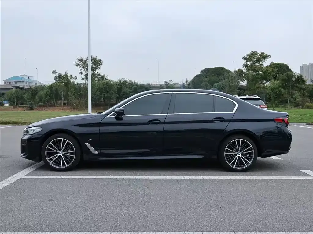 BMW 5 Series — фото 5