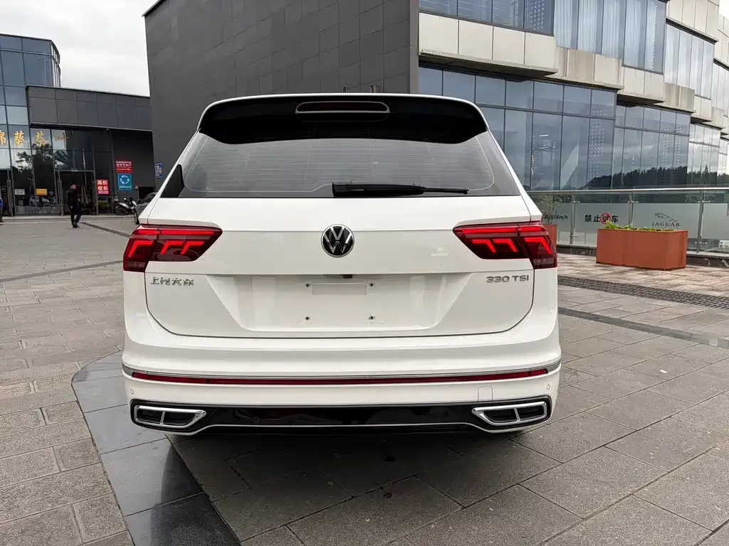 Volkswagen Tiguan L — фото 5