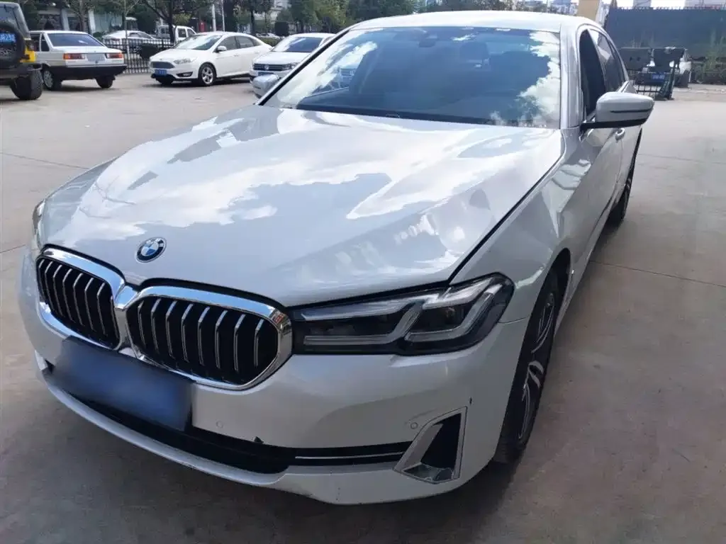BMW 5 Series — фото 1