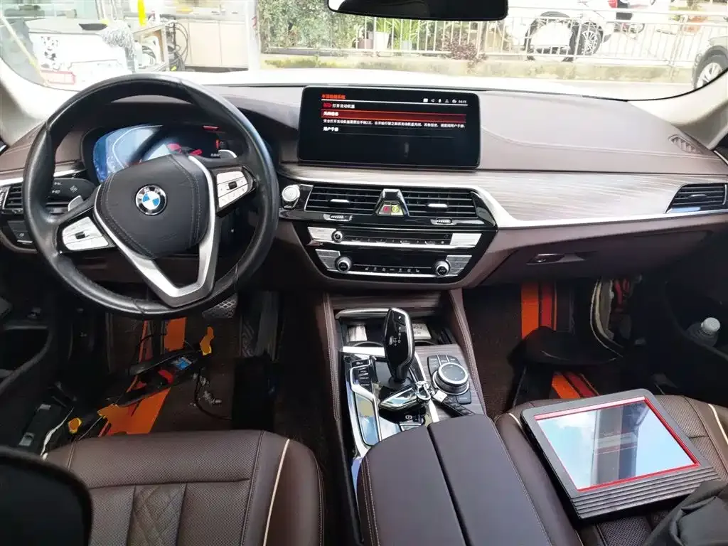 BMW 5 Series — фото 10