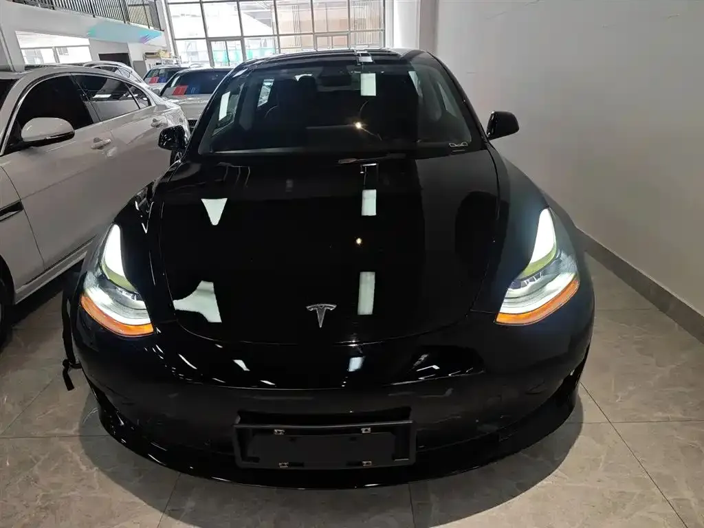 Tesla Model 3 — фото 3