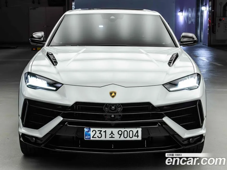 Lamborghini Urus — фото 1
