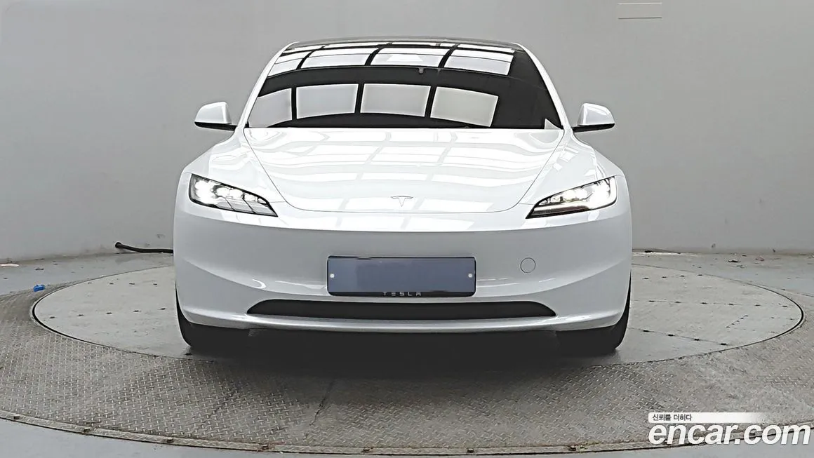 Tesla Model 3 — фото 3