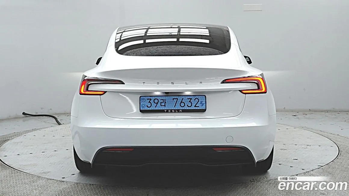 Tesla Model 3 — фото 4