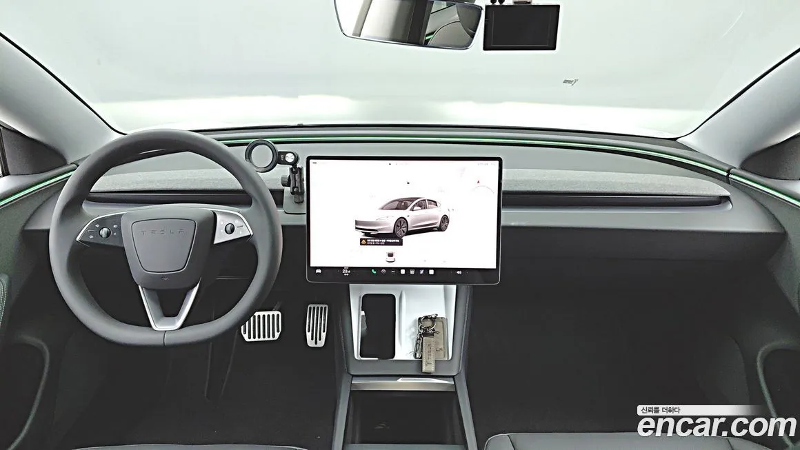 Tesla Model 3 — фото 7