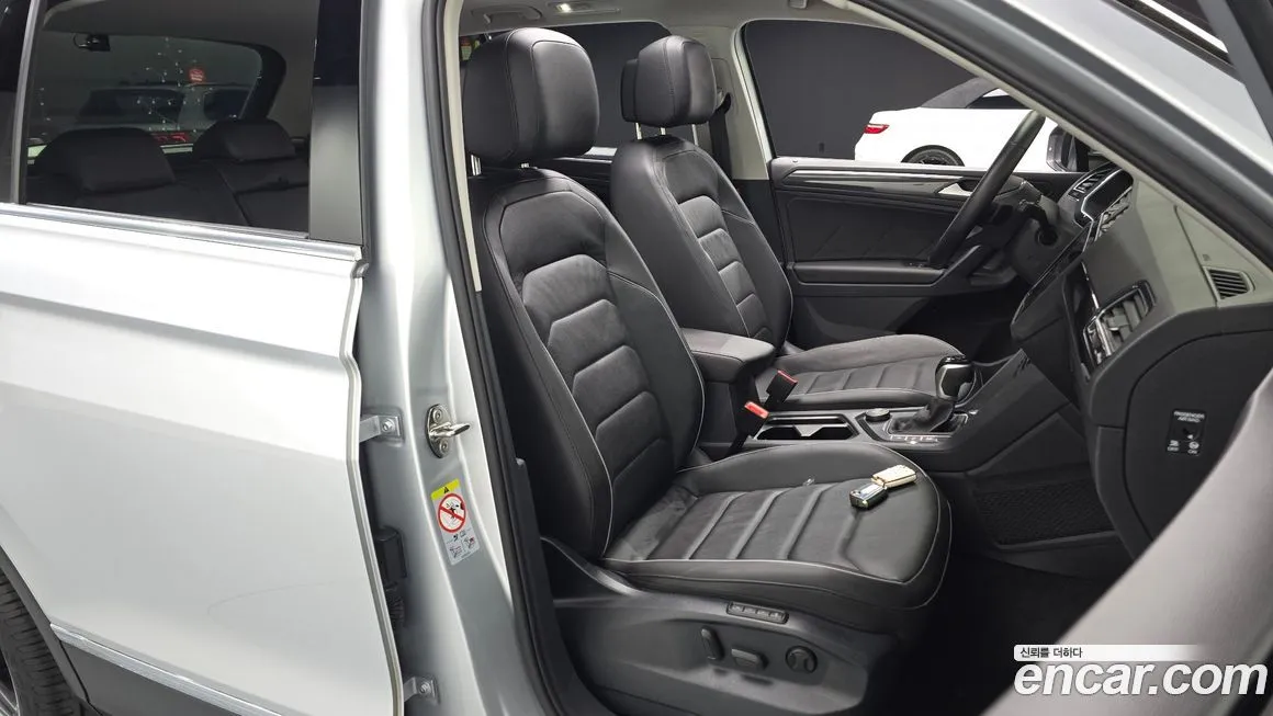 Volkswagen Tiguan — фото 10
