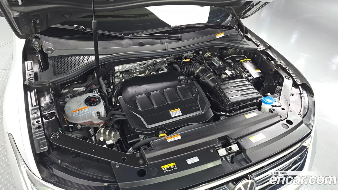 Volkswagen Tiguan — фото 6