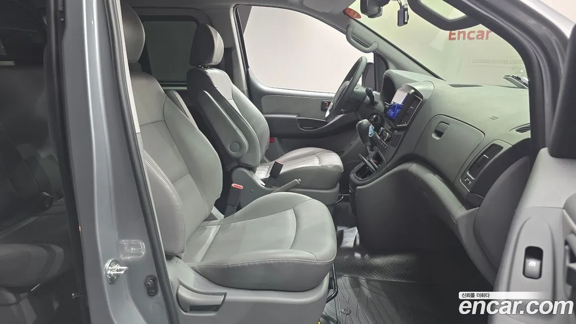 Hyundai Starex — фото 10