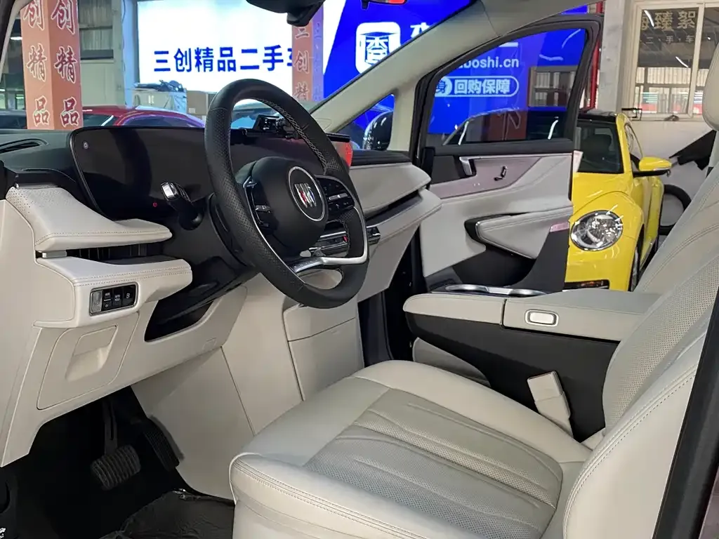 Buick GL8 Hybrid — фото 9