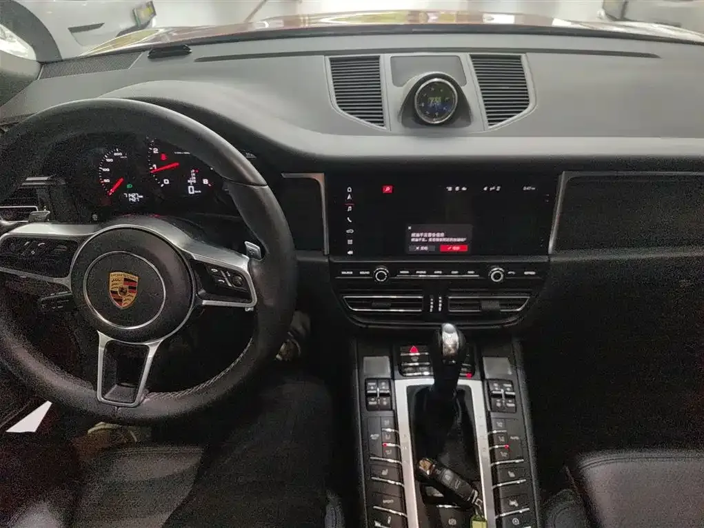 Porsche Macan — фото 10