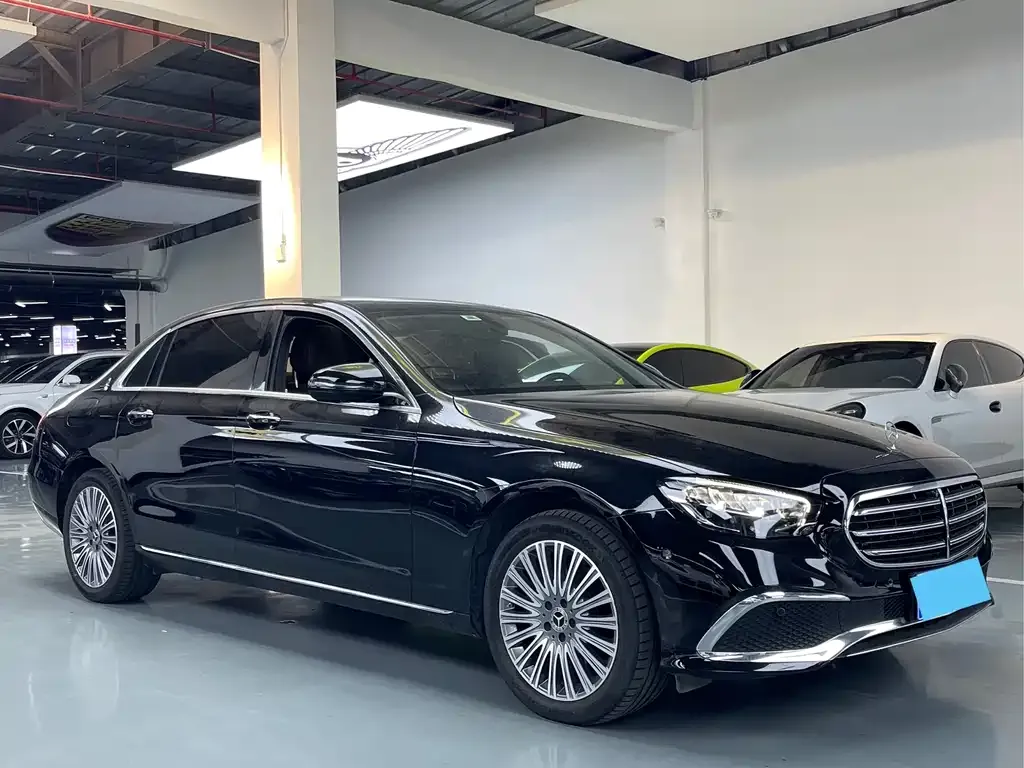 Mercedes-Benz E-Class — фото 3