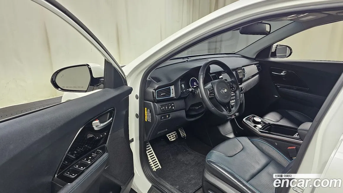 Kia Niro — фото 10