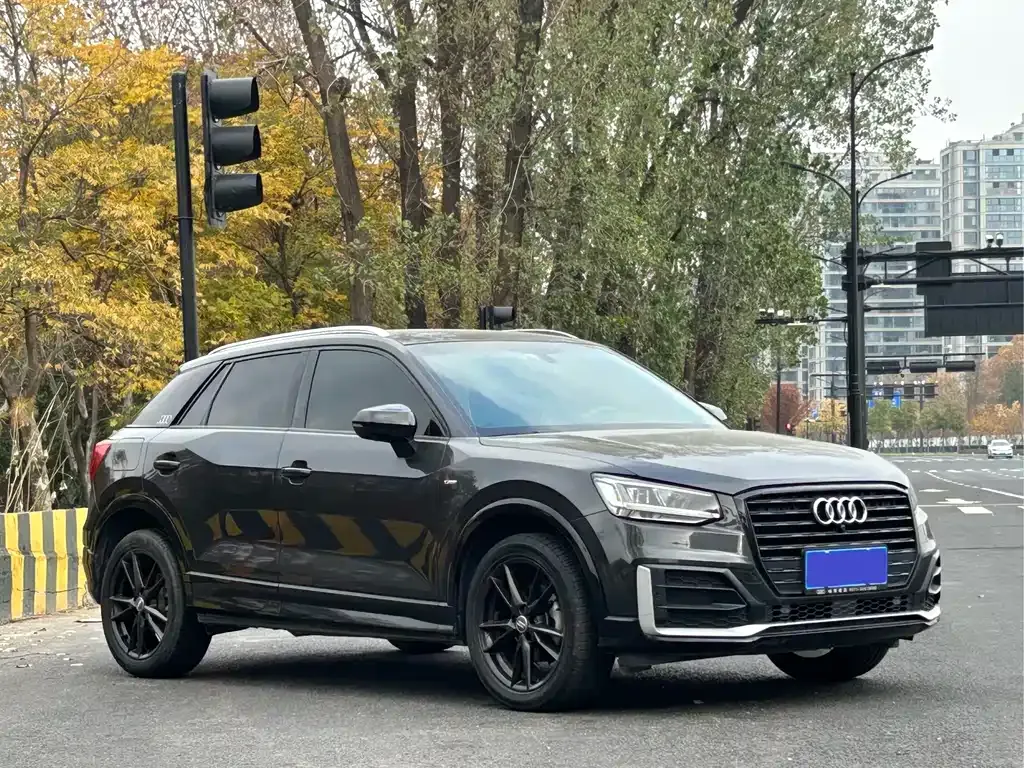 Audi Q2L — фото 3