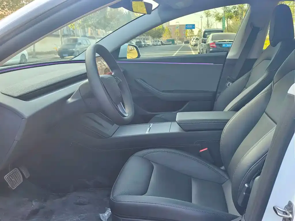 Tesla Model 3 — фото 4