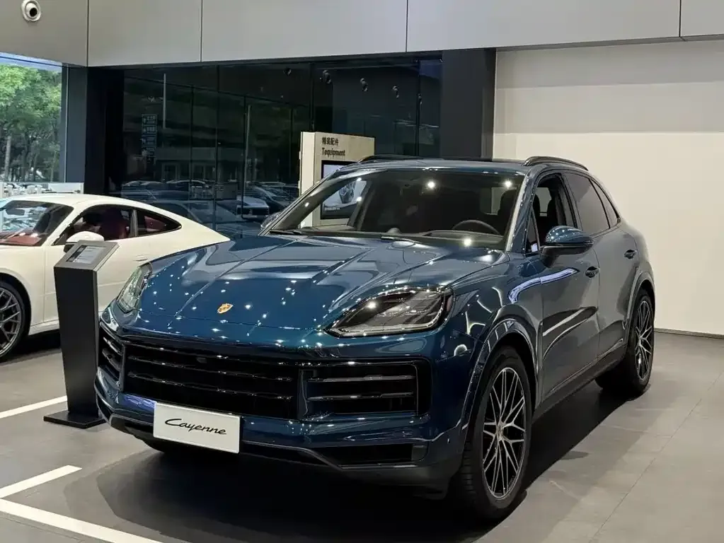 Porsche Cayenne — фото 1