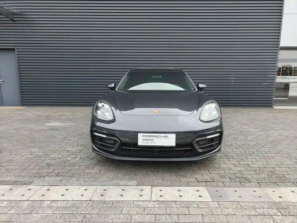 Porsche Panamera — фото 1