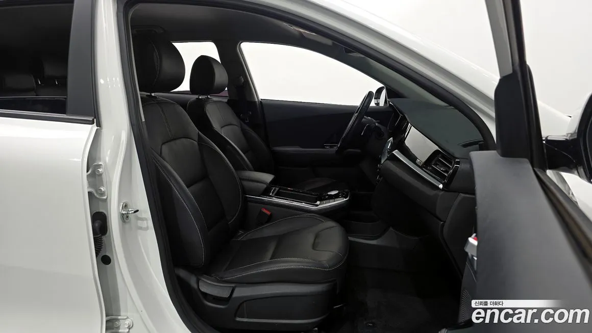 Kia Niro — фото 10
