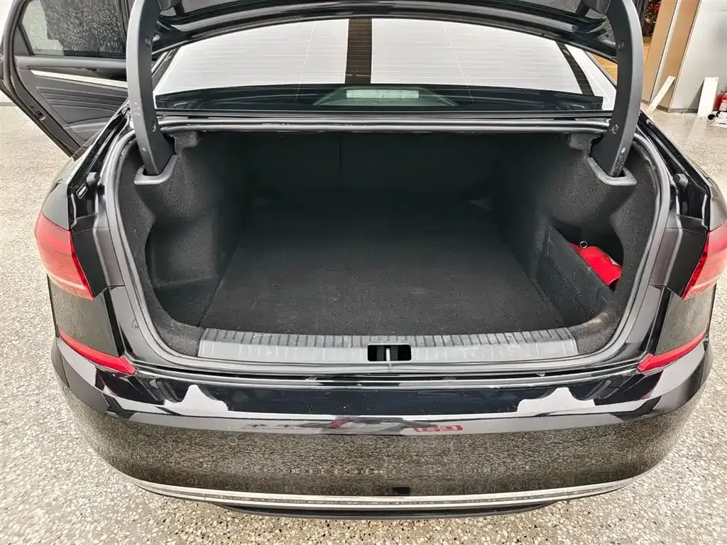 Volkswagen Passat — фото 10