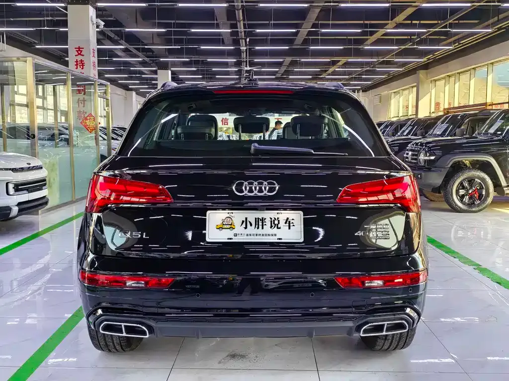 Audi Q5L — фото 5