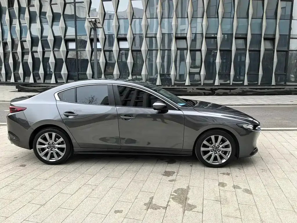 Mazda 3 Axela — фото 4