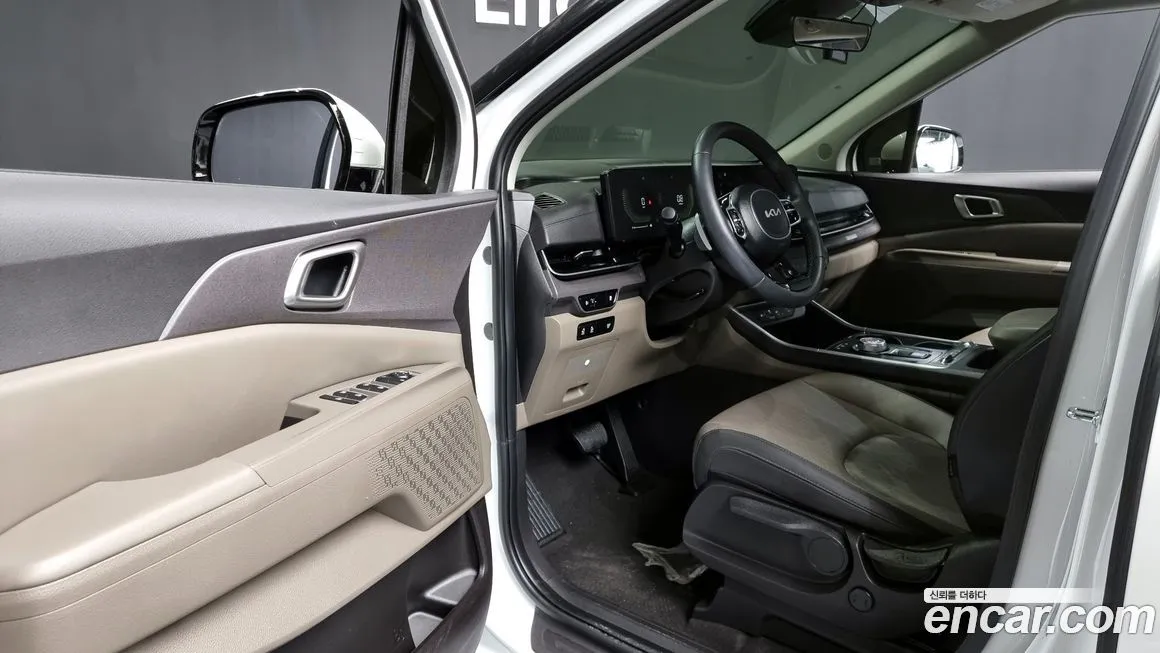 Kia Carnival — фото 10