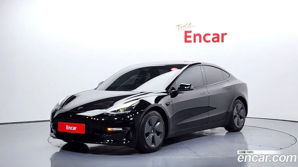 Tesla Model 3 — фото 1