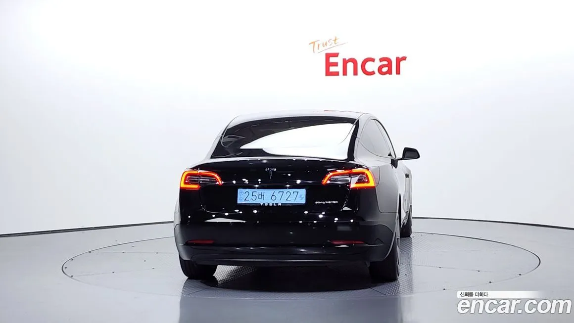 Tesla Model 3 — фото 4