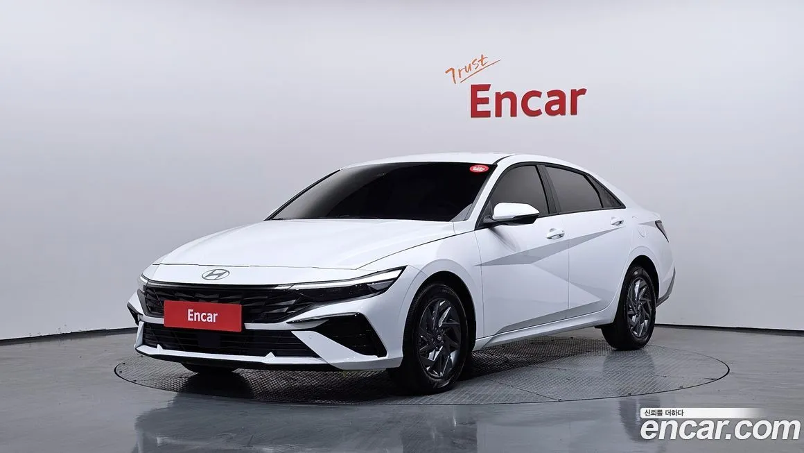 Hyundai AVANTE — фото 1