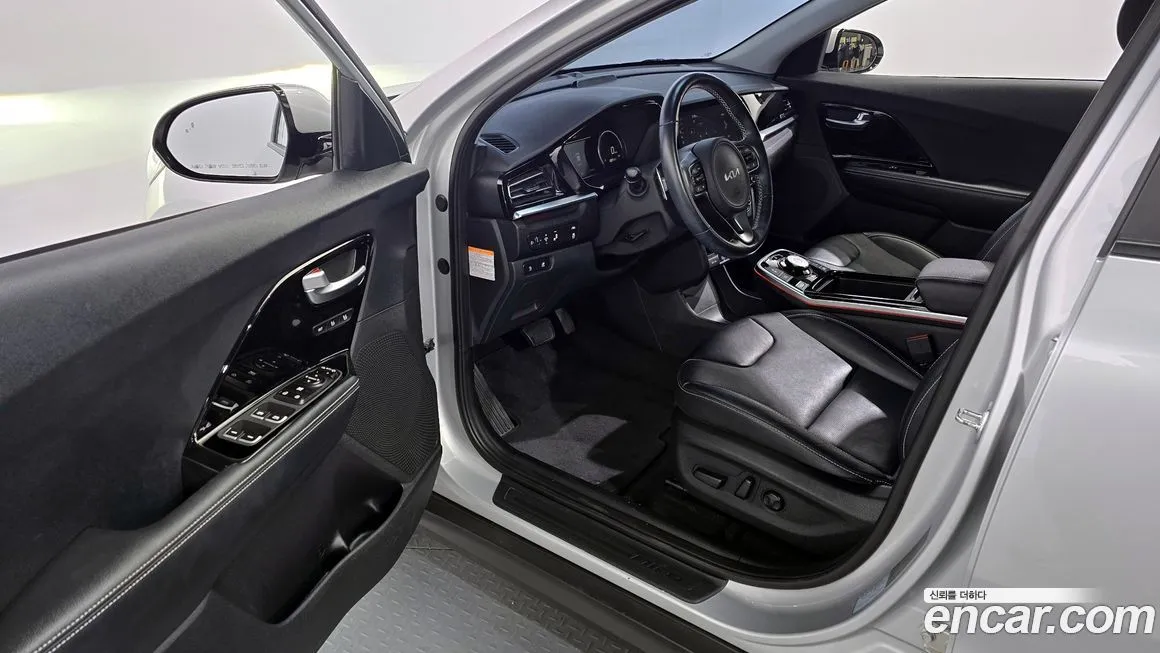 Kia Niro — фото 10