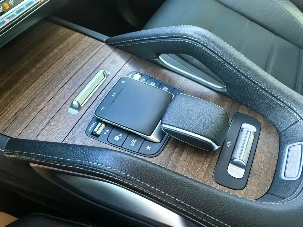 Mercedes-Benz GLS — фото 3