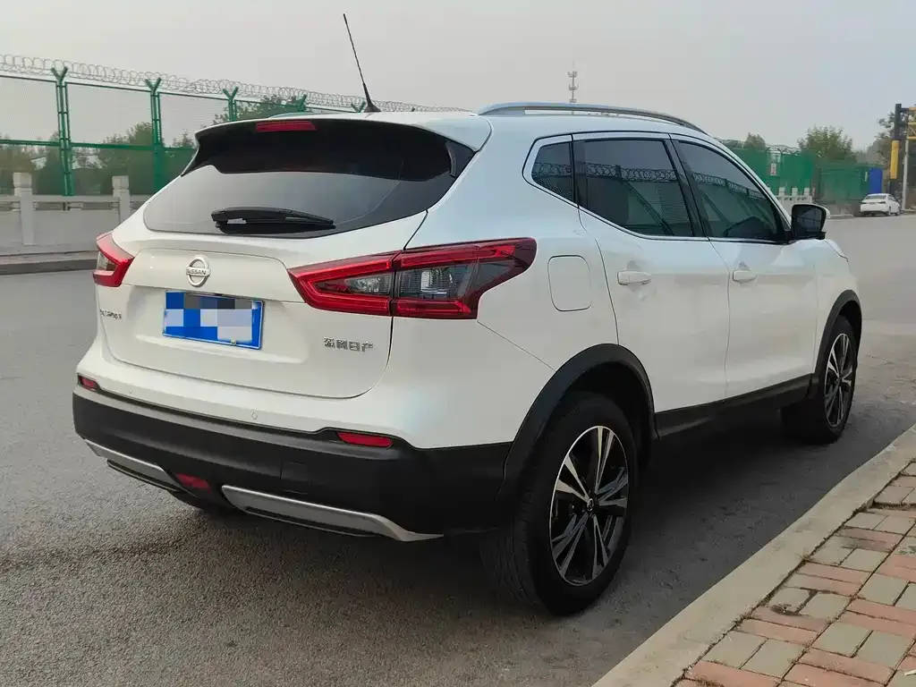 Nissan Qashqai — фото 4