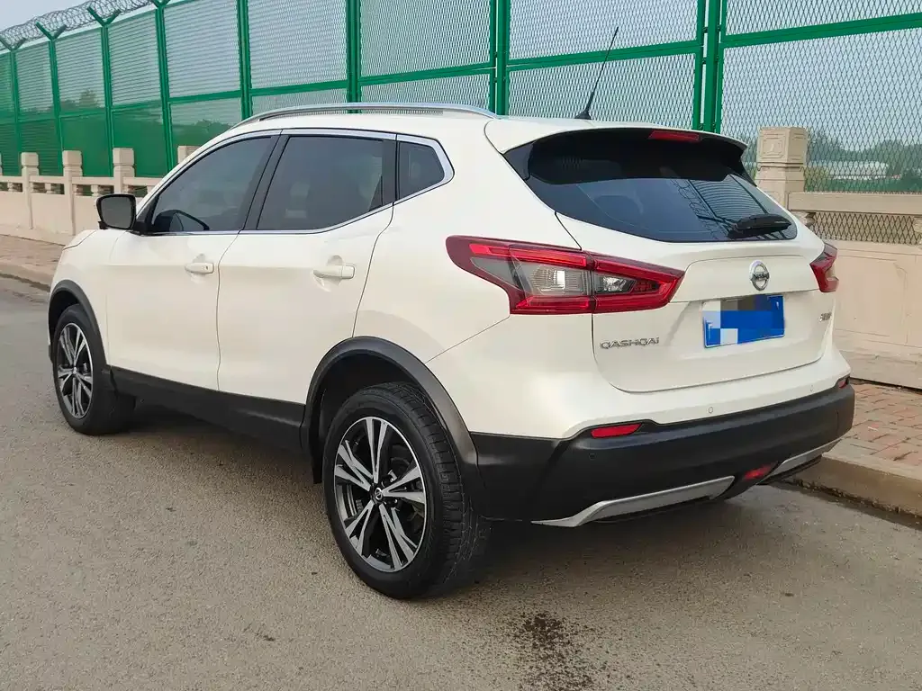 Nissan Qashqai — фото 5
