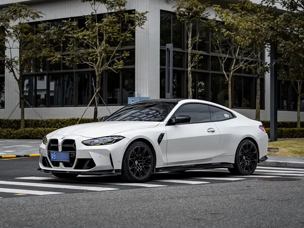 BMW M4 — фото 1