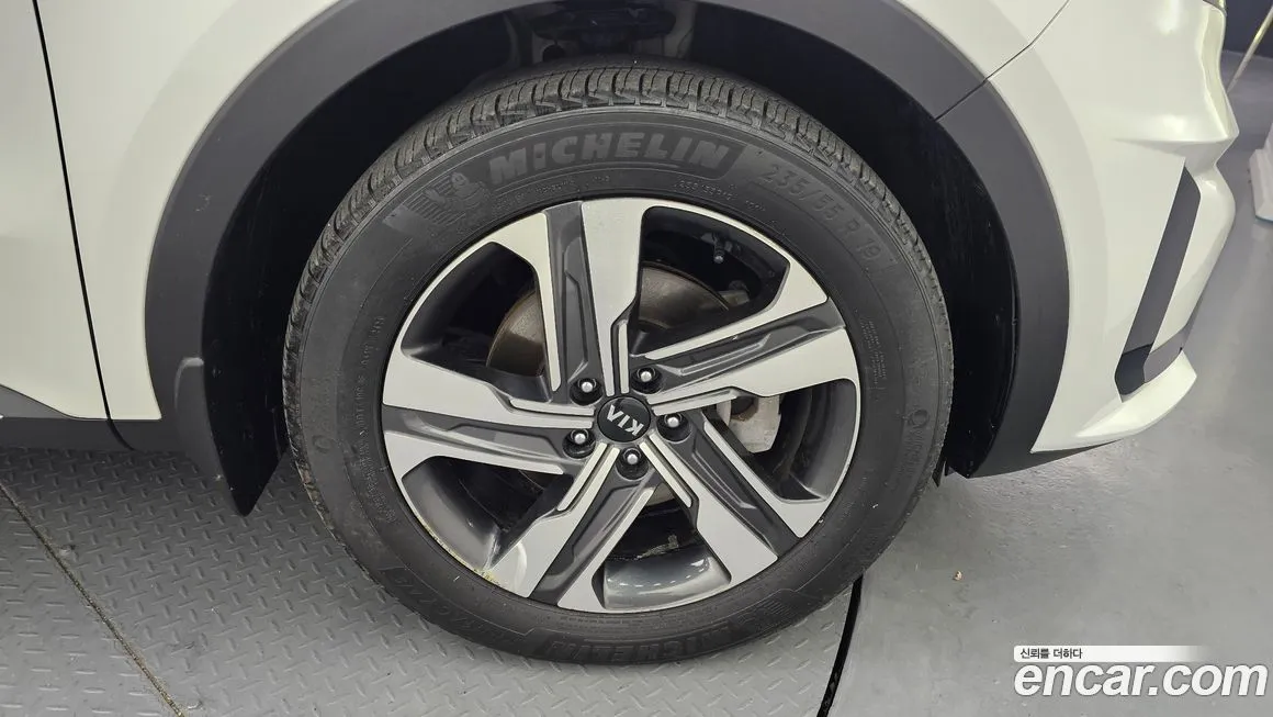 Kia Sorento — фото 5