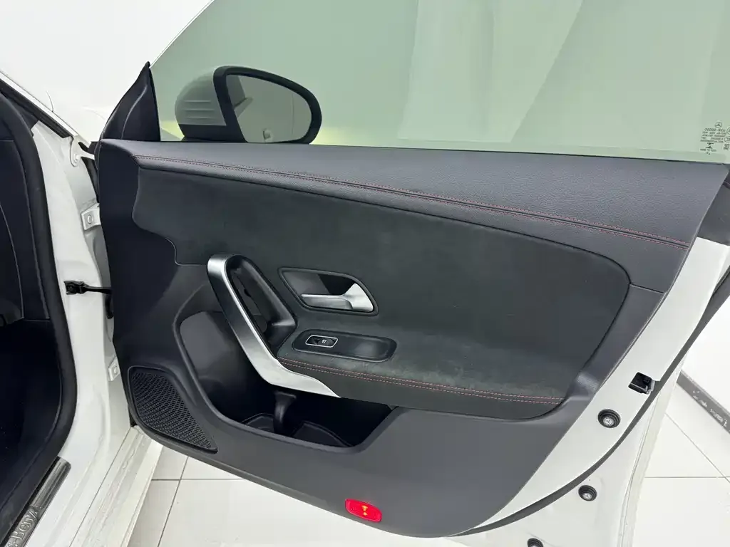 Mercedes-Benz CLA (Import) — фото 10