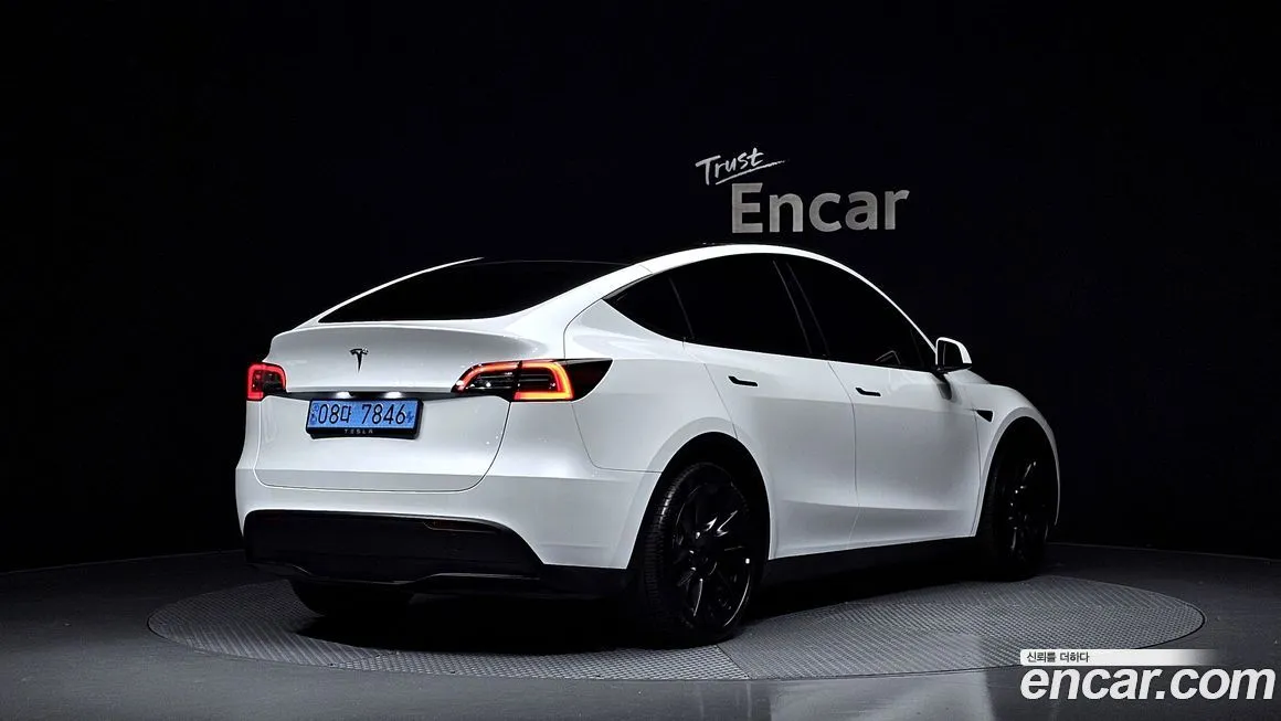 Tesla Model Y — фото 2