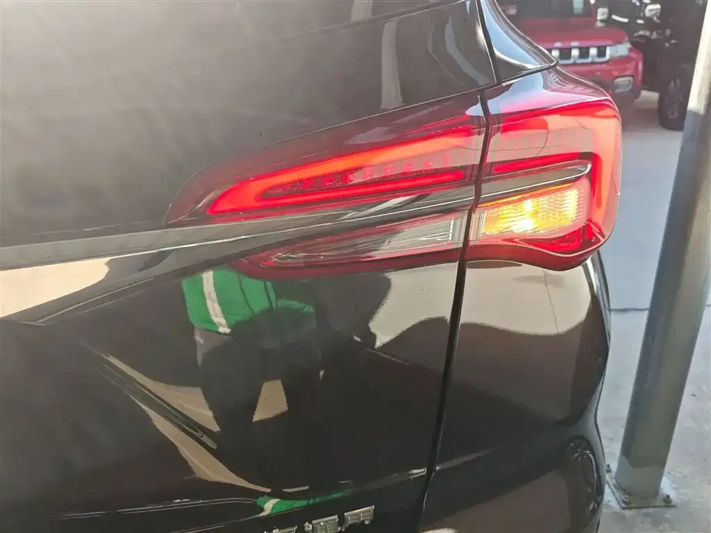 Buick Envision Plus — фото 8
