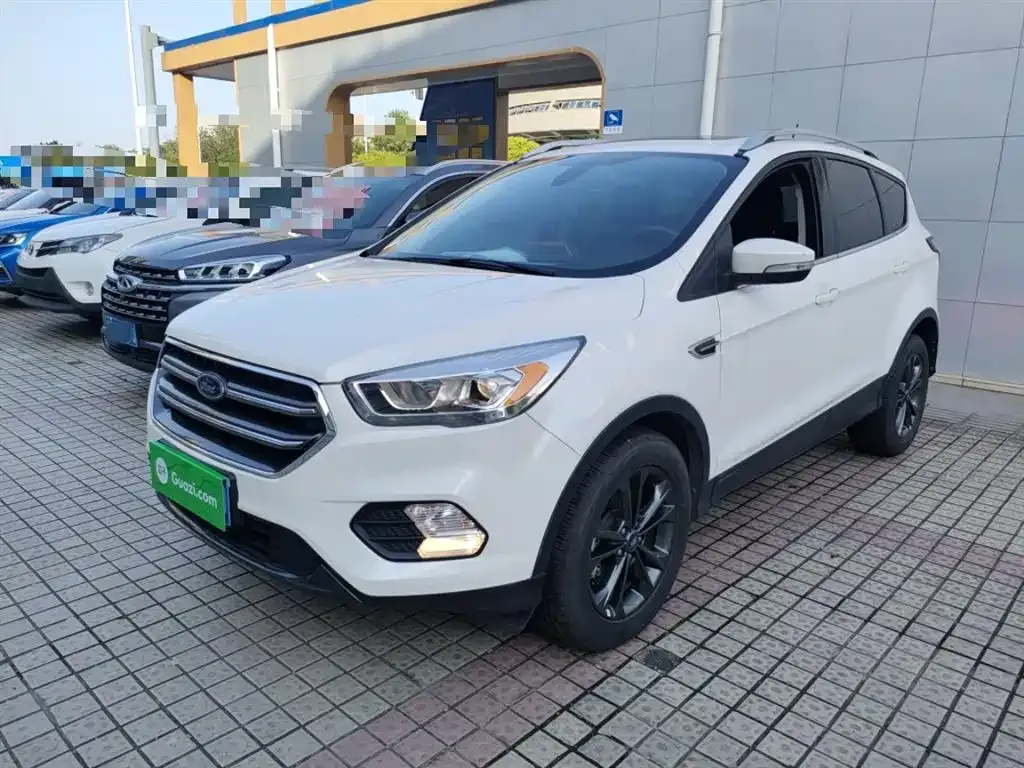 Ford Kuga — фото 1
