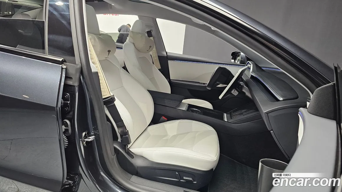 Tesla Model 3 — фото 10