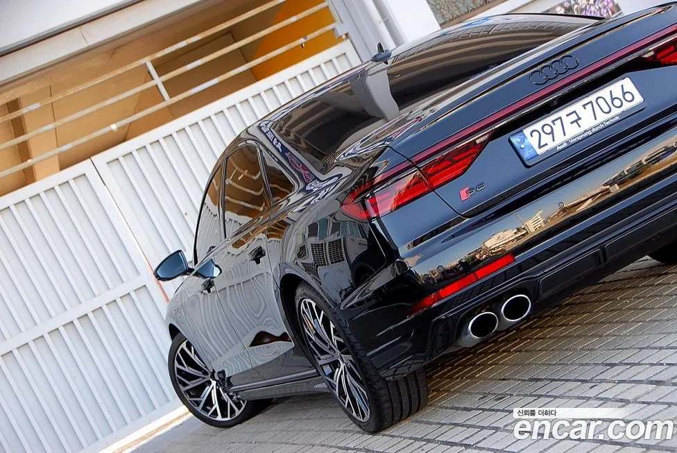 Audi S8 — фото 5