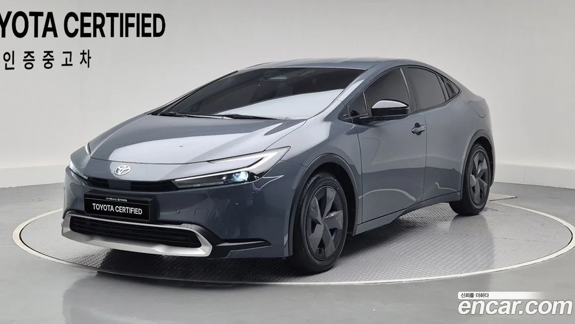 Toyota Prius — фото 1