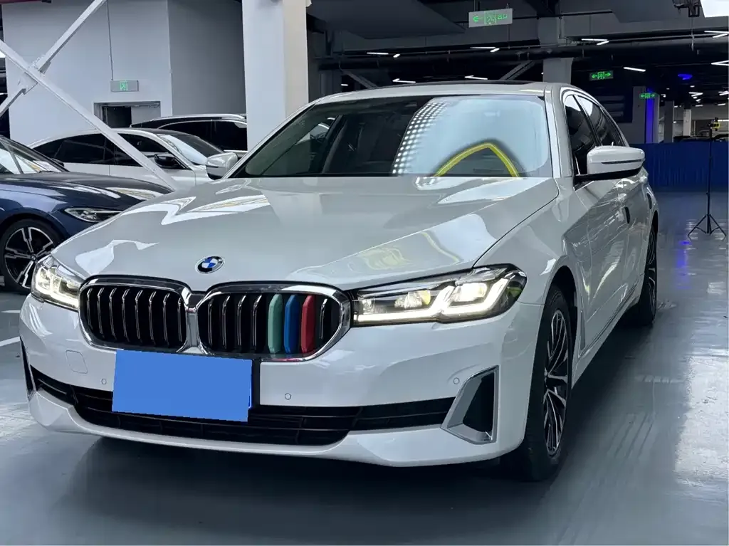 BMW 5 Series — фото 1