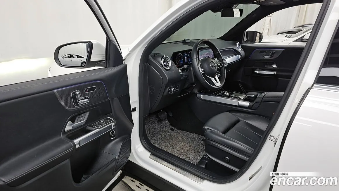 Mercedes-Benz GLB-Class — фото 10